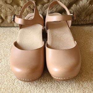 Dansko taupe sandles sz 38 new no tags